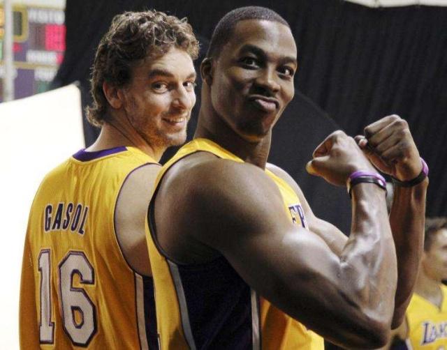 球鞋自由球员！麦迪：库里不需要依靠别的品牌 他自己就是品牌（球鞋界自由身！麦迪称库里无需依赖他牌，他本人就是品牌）