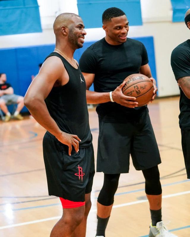 什么情况？西海岸男女足分别被处以转会禁令，但FIFA网站又说只适用于女足（西海岸转会禁令现矛盾：男女足皆被罚，FIFA官网却称仅女足适用）