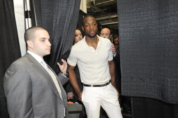 芒特制胜曼联2-1逆转！齐尔克泽破荒但冬窗必须买中场，阿莫林需要沃顿（芒特制胜助曼联2-1逆转！齐尔克泽破荒难遮中场短板，冬窗必须补强，阿莫林看上沃顿）