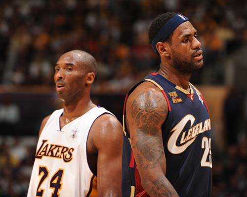 英超前瞻：热刺盼摆脱主场虫形象，曼联做客欲报4杀之仇（英超前瞻：热刺力求摘掉“主场虫”帽子，曼联客场誓雪“四杀”之仇）