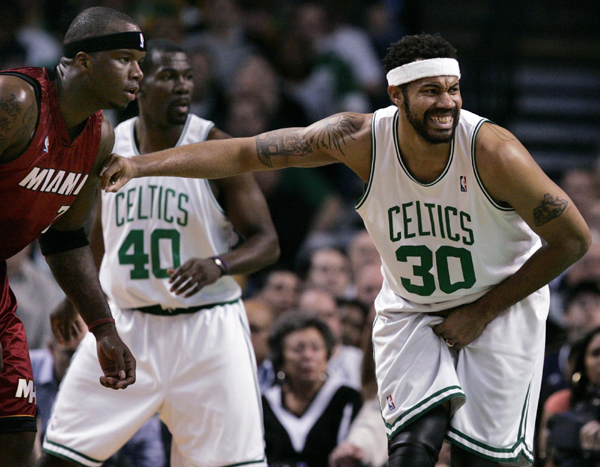 CBA新赛制成检验数据刷子利器！一人5中2一人1分，2前国手原形毕露？（CBA新赛制成“数据刷子”照妖镜？一人5投仅2中、一人只得1分，两名前国手底色尽显）