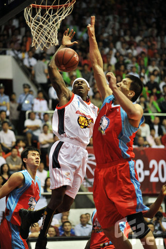 在重庆铜梁备战期间，U16国足参观了邱少云烈士纪念馆（U16国足重庆铜梁集训期间走进邱少云烈士纪念馆）