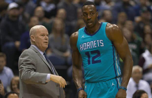 球迷领袖怒斥穆帅：厚颜无耻议论对手，对本方粗野动作装瞎！（球迷领袖怒批穆帅：肆意评点对手，对己方粗暴犯规却选择性失明）