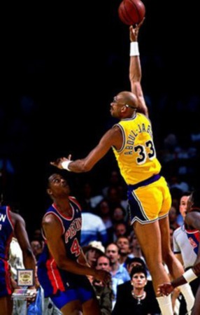 TA：青训瑰宝弗雷迪-波茨崭露头角，铁锤帮传承再续新章（TA：弗雷迪-波茨横空出世，铁锤帮青训薪火相传）