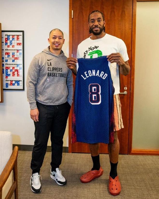 凯恩：点球前我确实碰到了对手的脸；拜仁之前杯赛成绩不理想（凯恩承认点球前触碰对手脸部；直言拜仁此前杯赛表现欠佳）