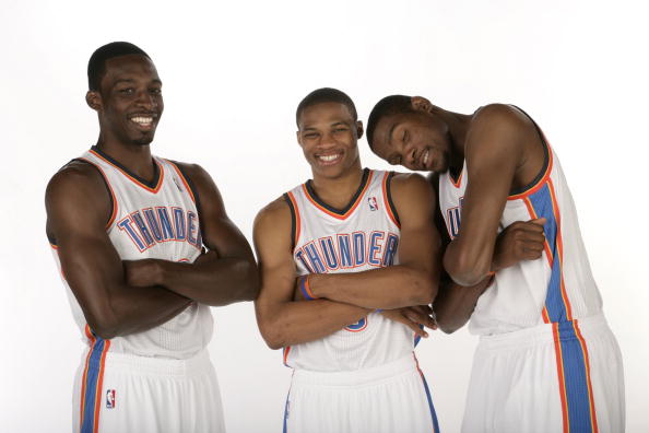 不太乐观？美记：萨格斯赛后坐轮椅离开球馆（情况不乐观？美记称萨格斯赛后坐轮椅离开球馆）