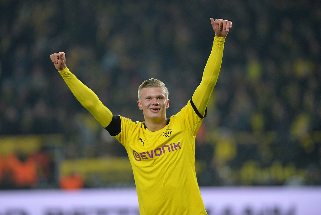 阿斯：皇马并未向阿隆索发出最后通牒，但他必须拿出成绩说话（阿斯：皇马未向阿隆索下达最后通牒，但他需以战绩自证）